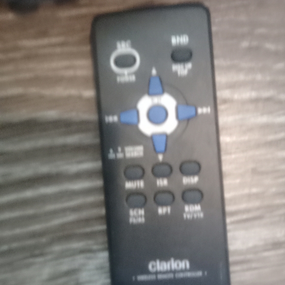 Clarion CZ100 Car stereo receiver with remote - Picture 8 of 9